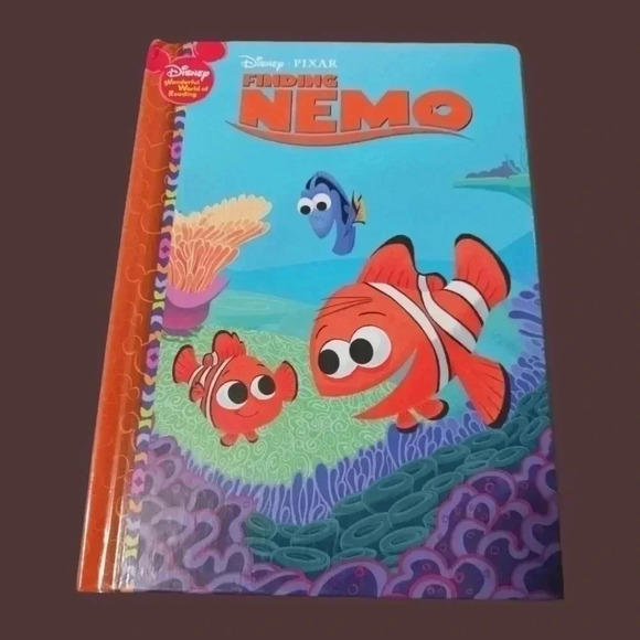 Disney lot of 6 books - Picture 5 of 10